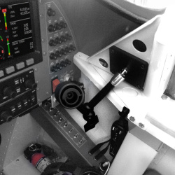 Support MyGoFlight Flex Bolted Quick Release cockpit